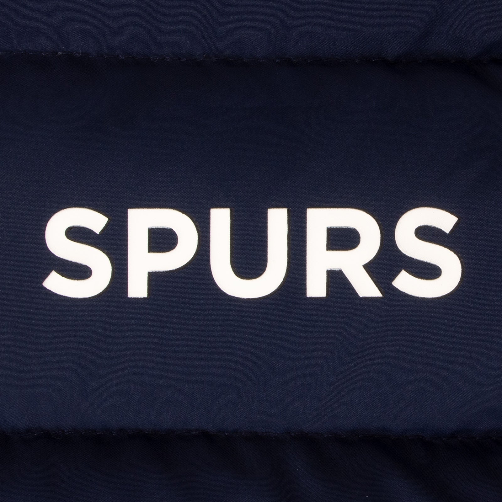 Spurs adults gilet in black with club crest to chest.