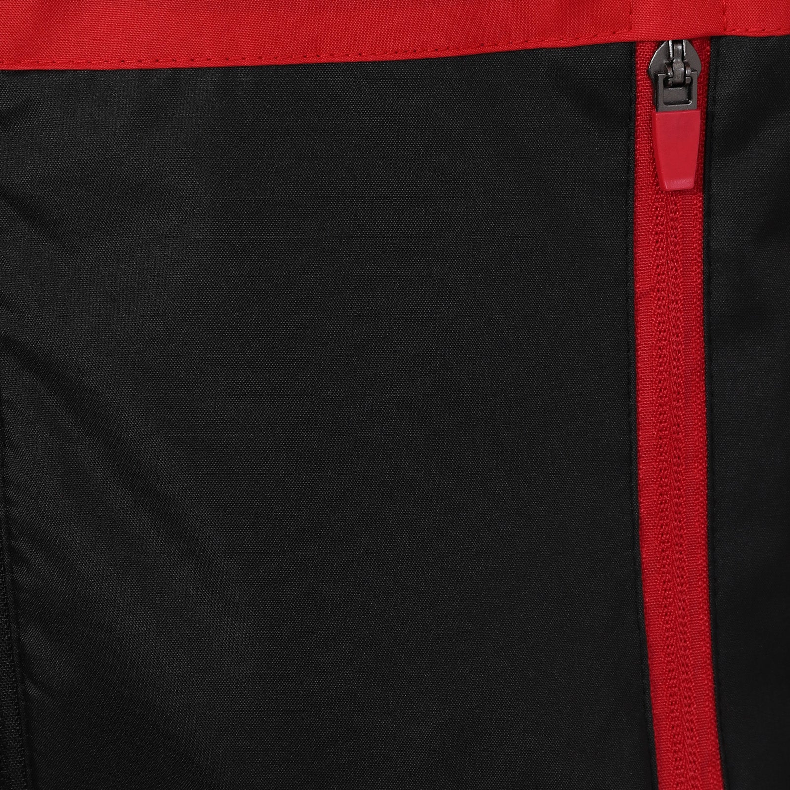 Sunderland adults shower jacket in red with full colour club crest to chest.