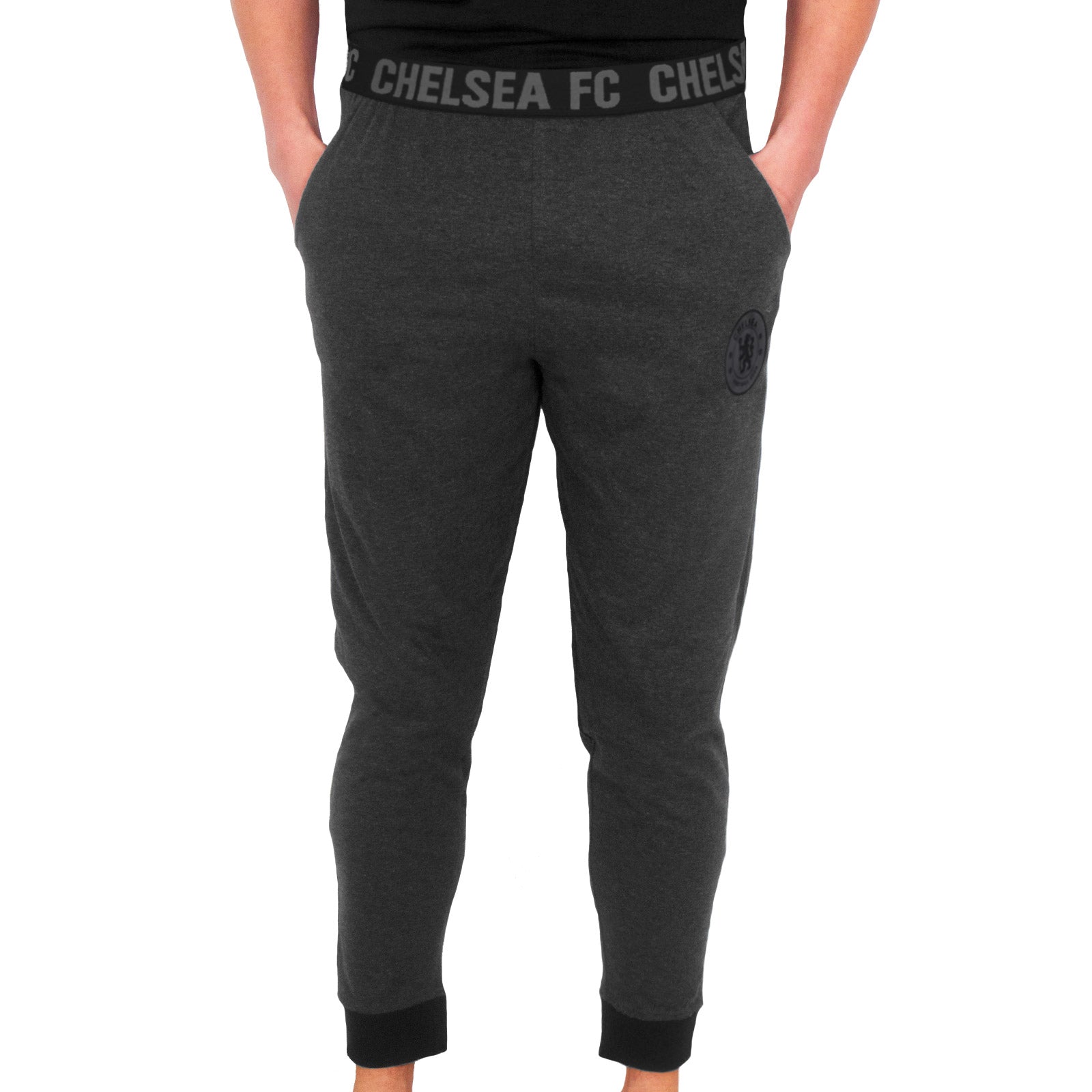 Chelsea adults long yjamas in navy blue. Two-tone short sleeve top with club crest and long pyjama bottoms with badge