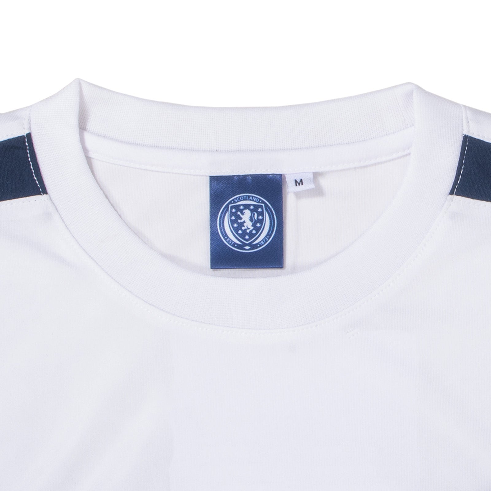 Scotland adults poly T-shirt in navy blue with national crest to chest.