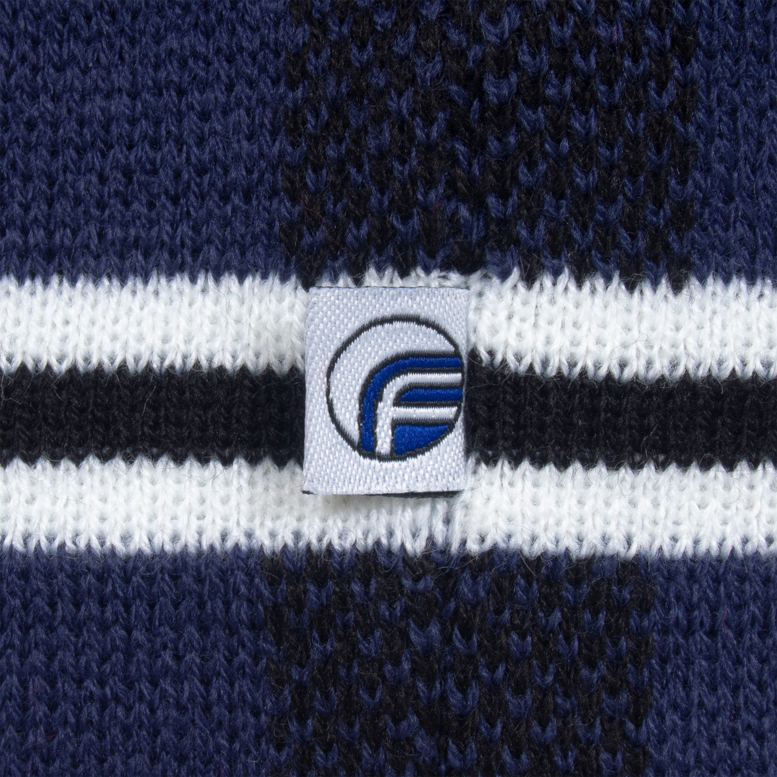 Man United bobble hat in retro blue 2013 colours