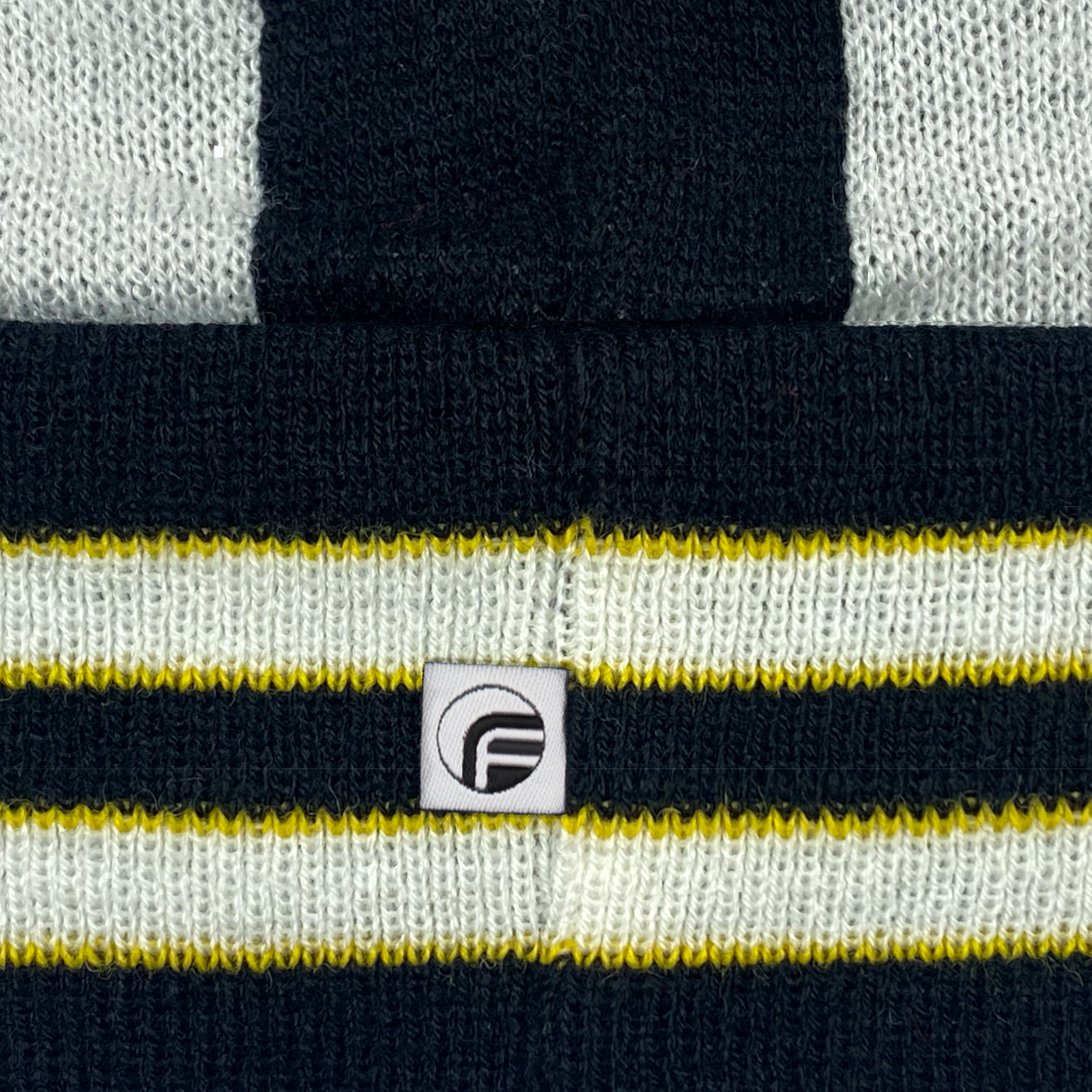 Newcastle Utd retro knitted bobble hat in black & white 1997 colours