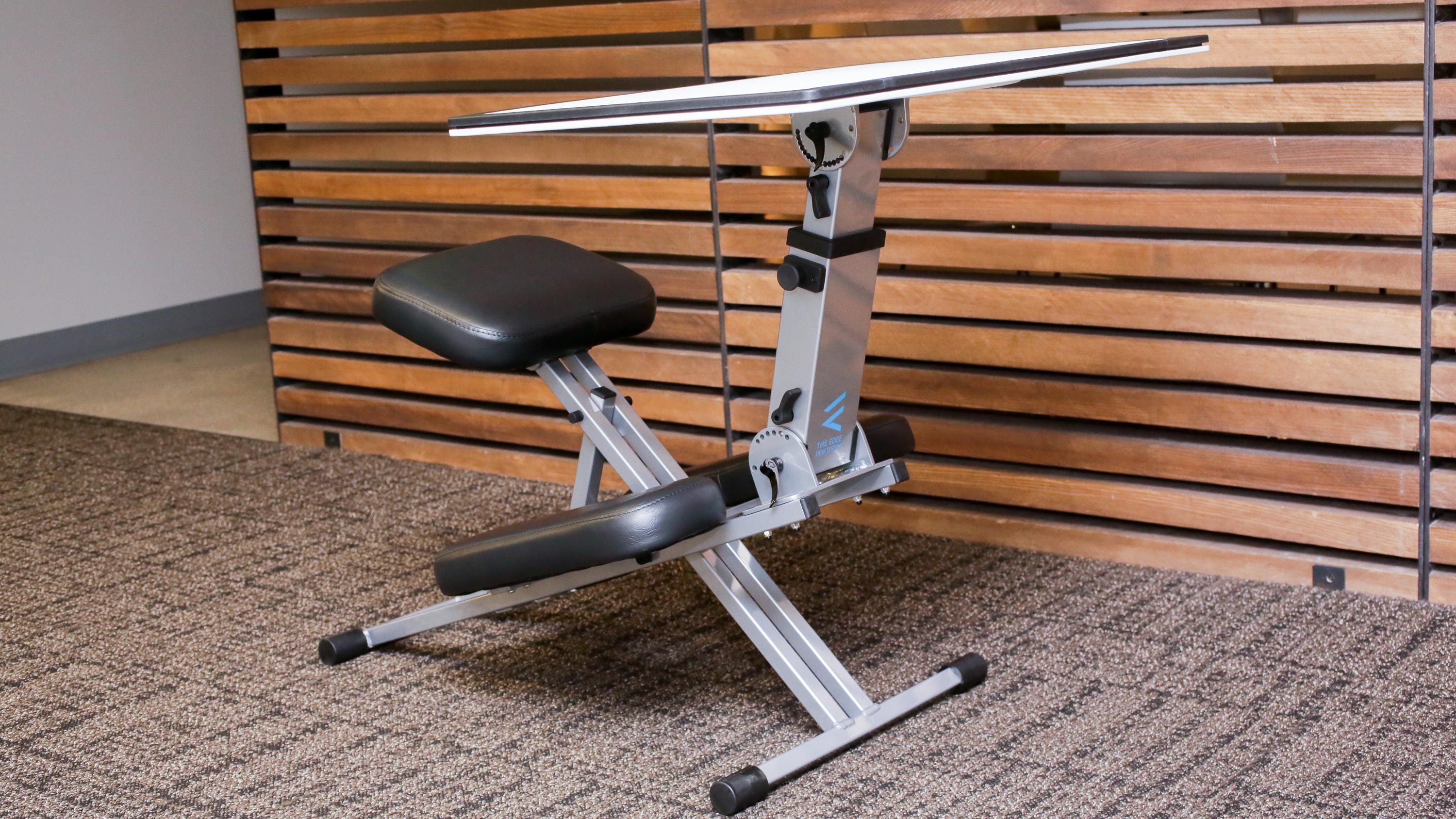 14-the-edge-desk-system