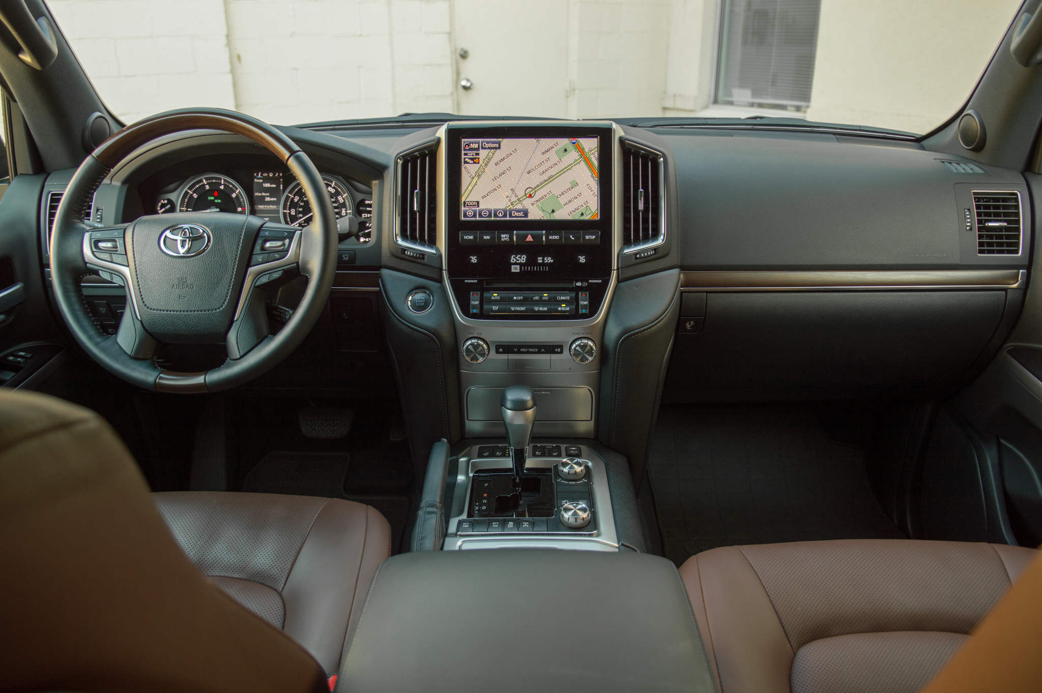 2016 Toyota Land Cruiser