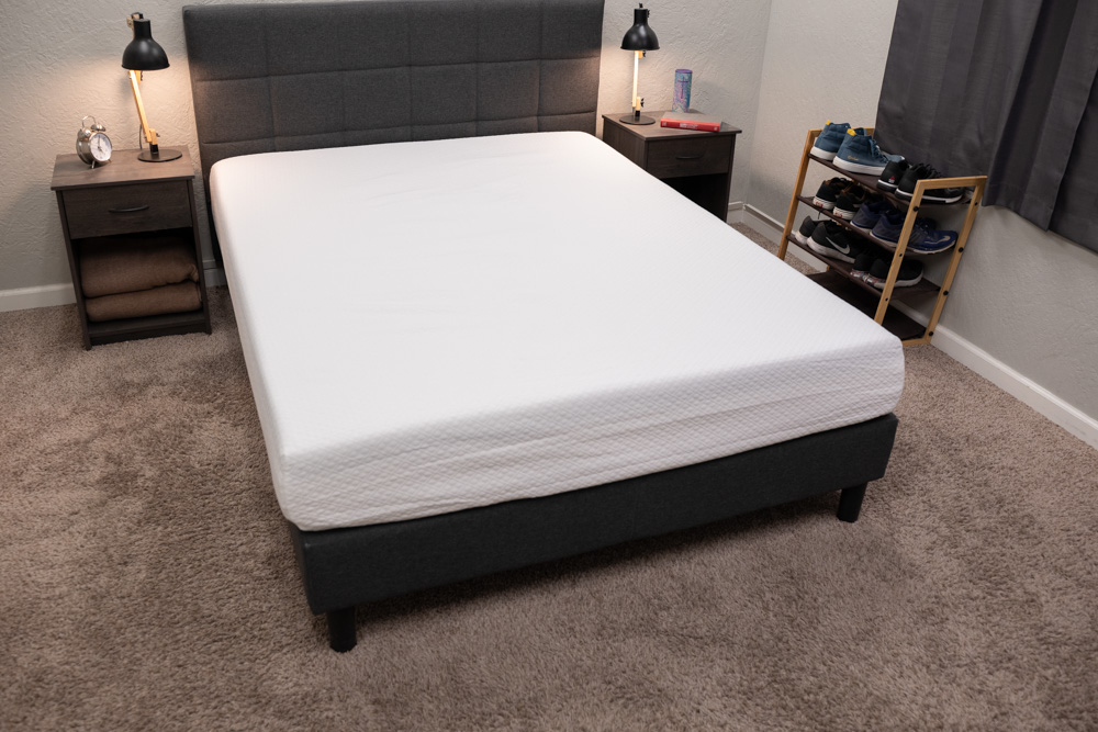 The Rolanstar mattress in a bedroom.