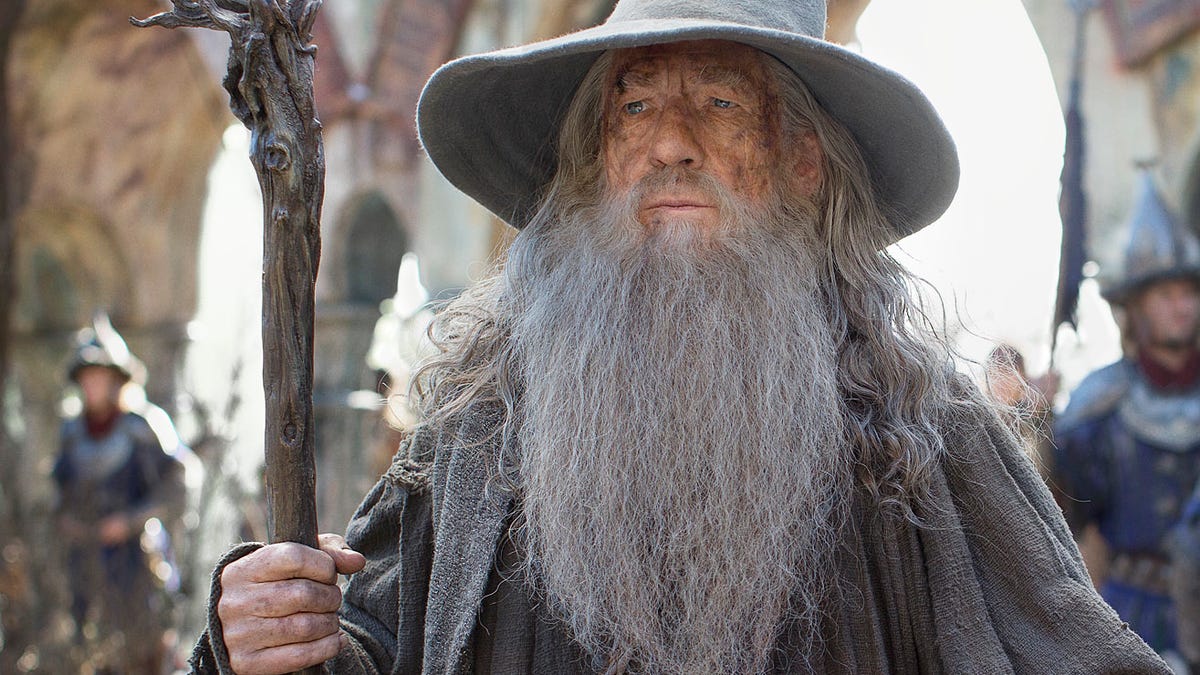 hobbit-lotr-5-armies-gandalf-hat.jpg