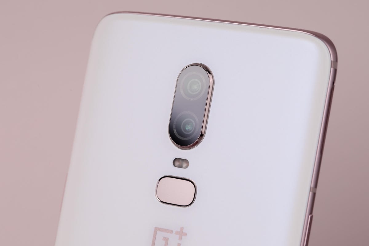 oneplus-6-hero-promo-hoyle-12