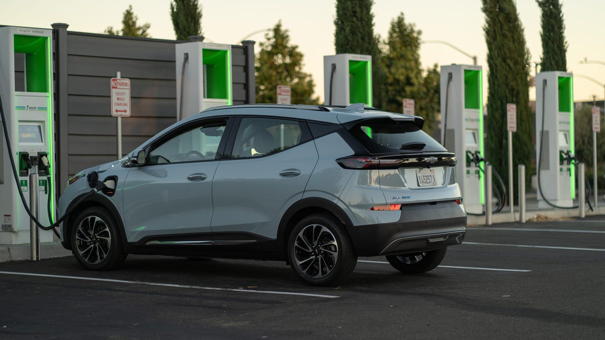 chevrolet-bolt-euv-2022-735933