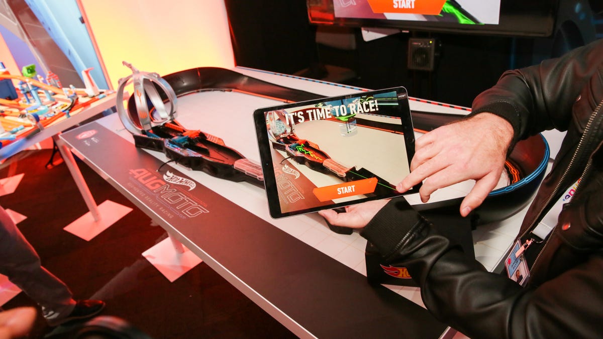 21-toyfair-nyc-mattel-2018-hotwheels-augmoto