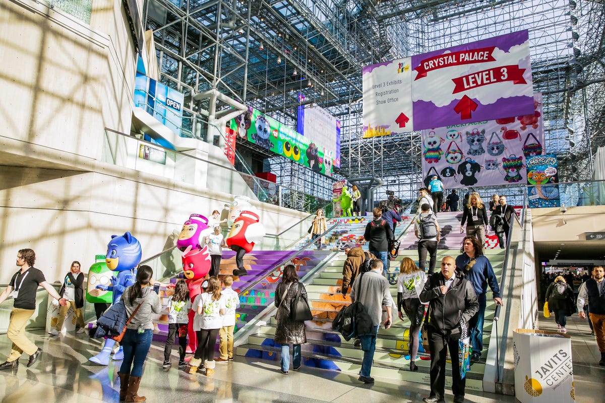 01-toy-fair-2018-show-floor