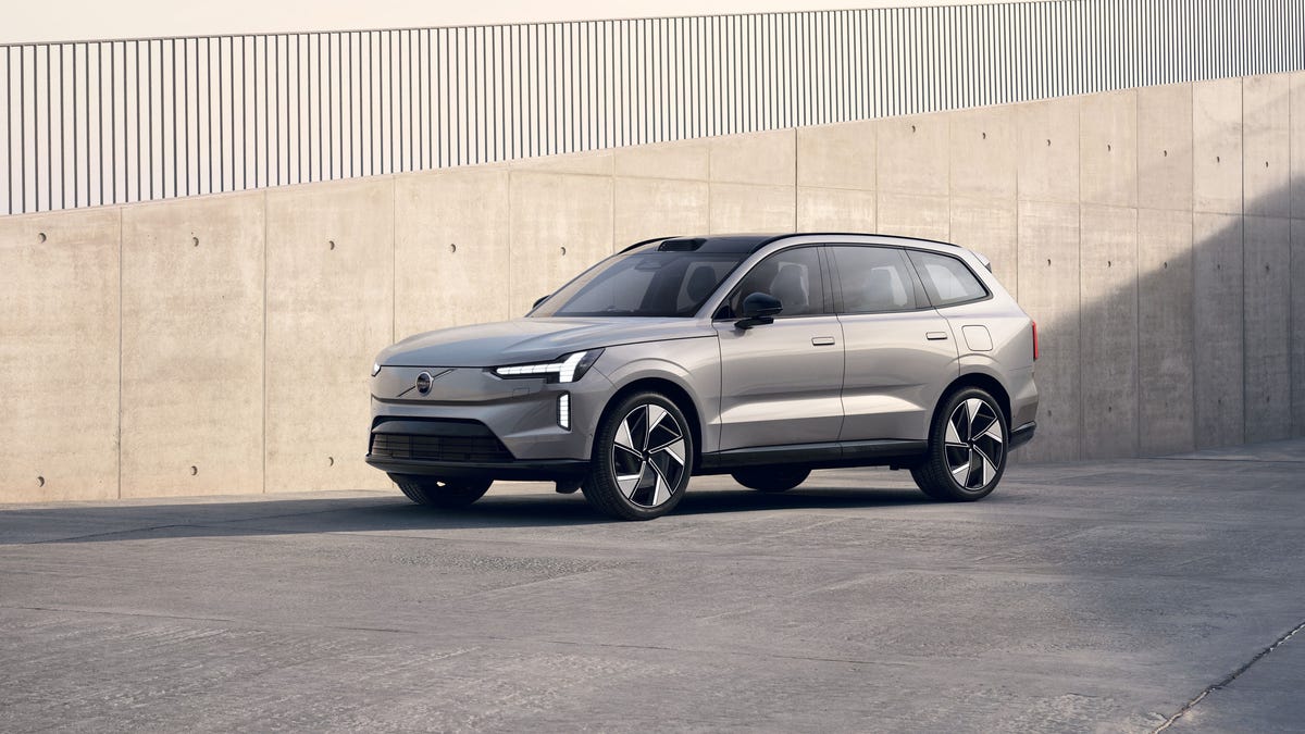 2024 Volvo EX90 electric SUV