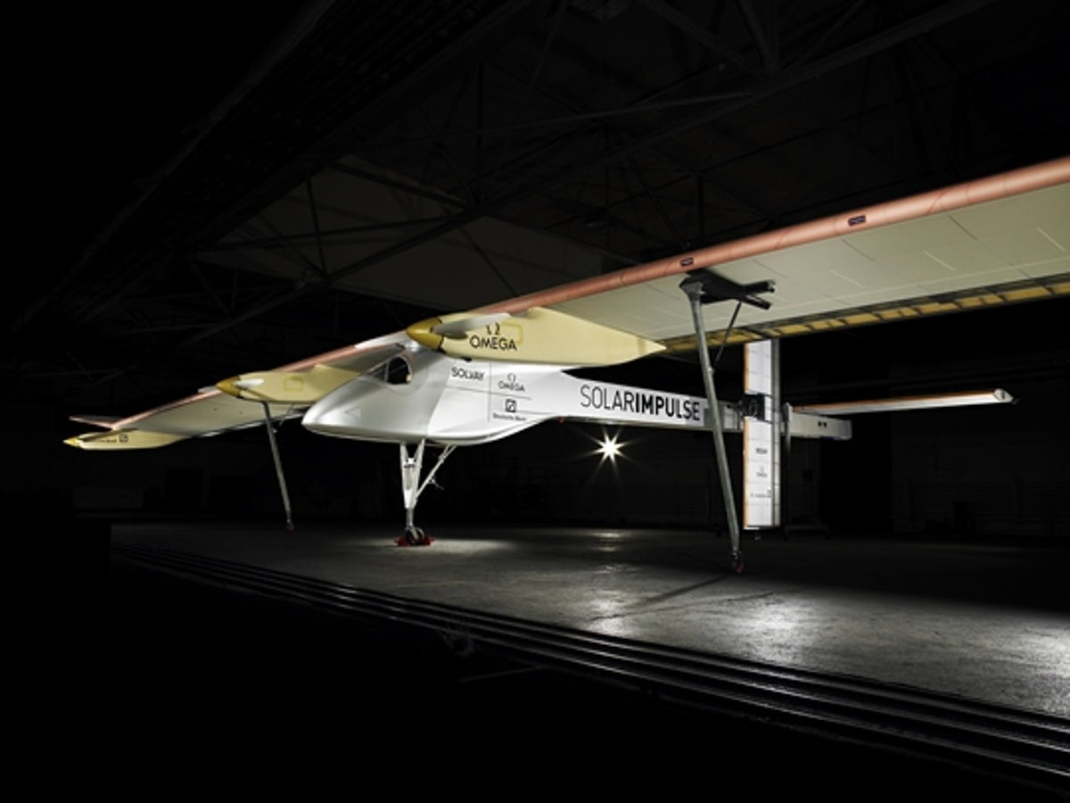 SolarImpulse01_by_night.JPG
