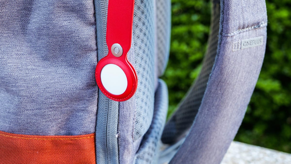 109-apple-airtags-2021