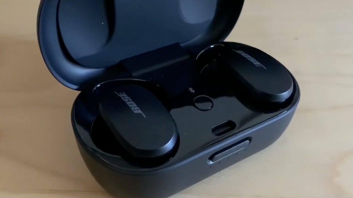 bose-noise-cancelling-700-earbuds-possible-early-unit-1.png