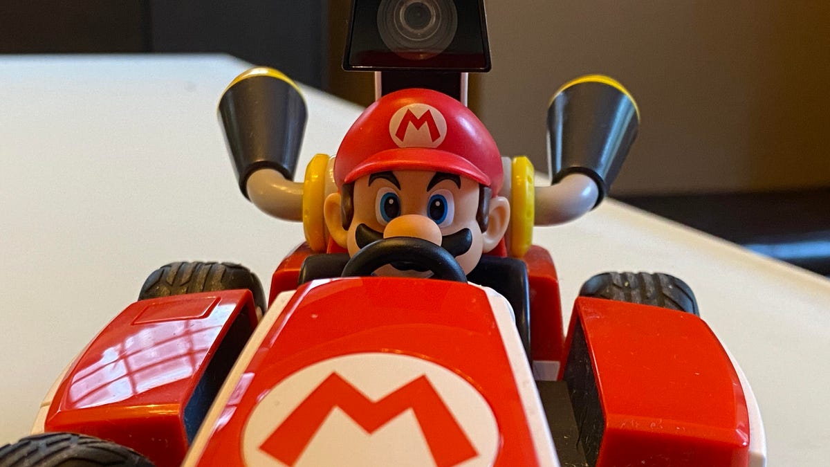 mario-kart-live-front