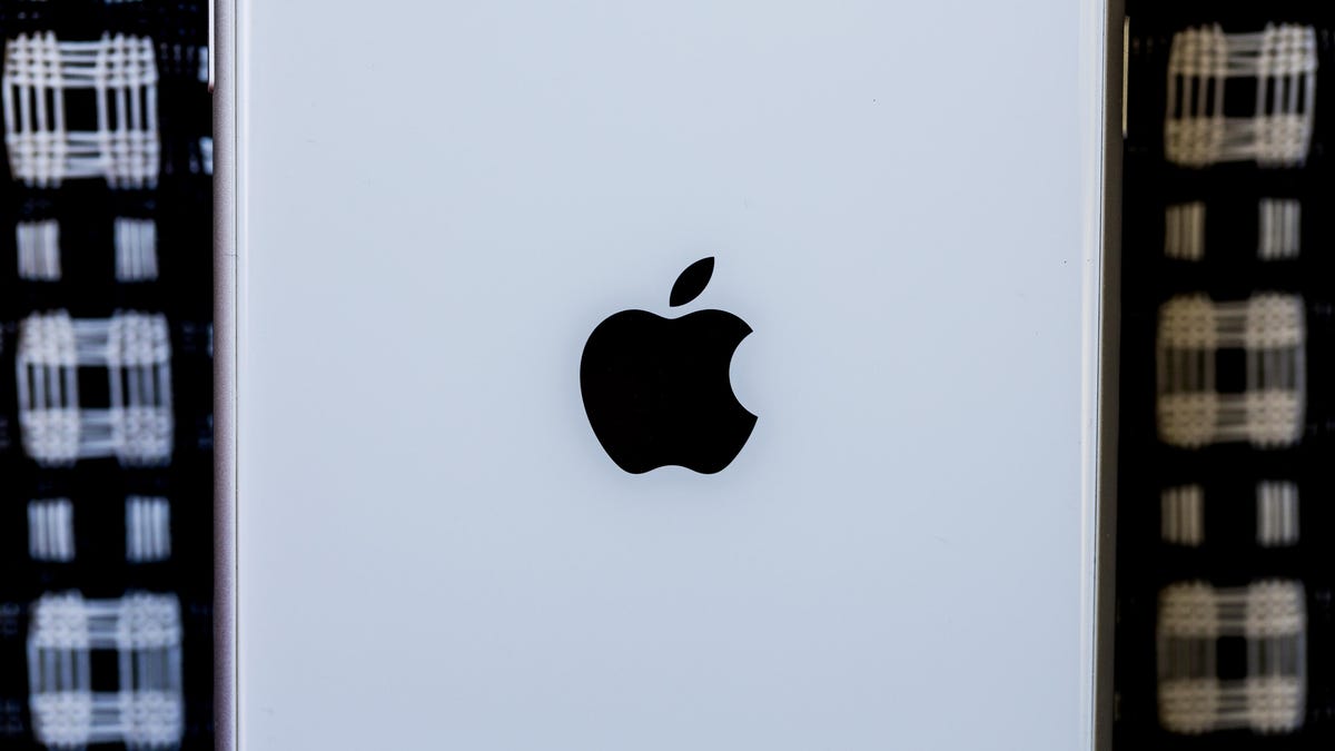 apple-iphone-logo-3743