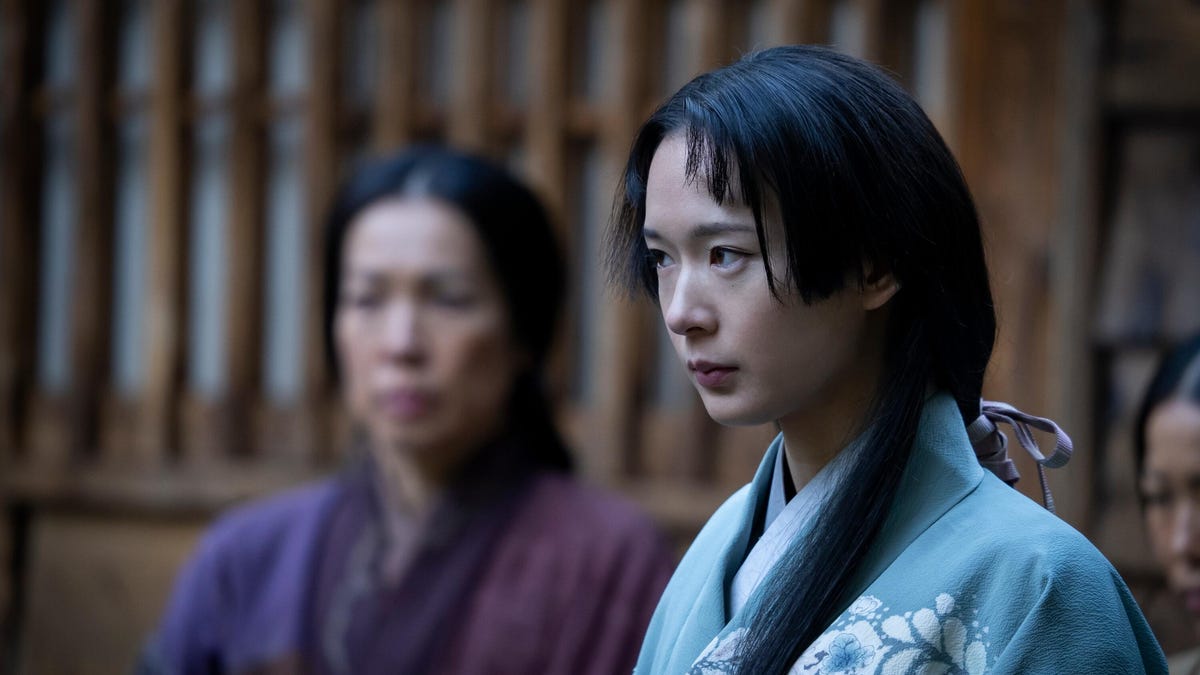 moeka hoshi dressed in kimono outdoors as Fuji in Shogun on FX