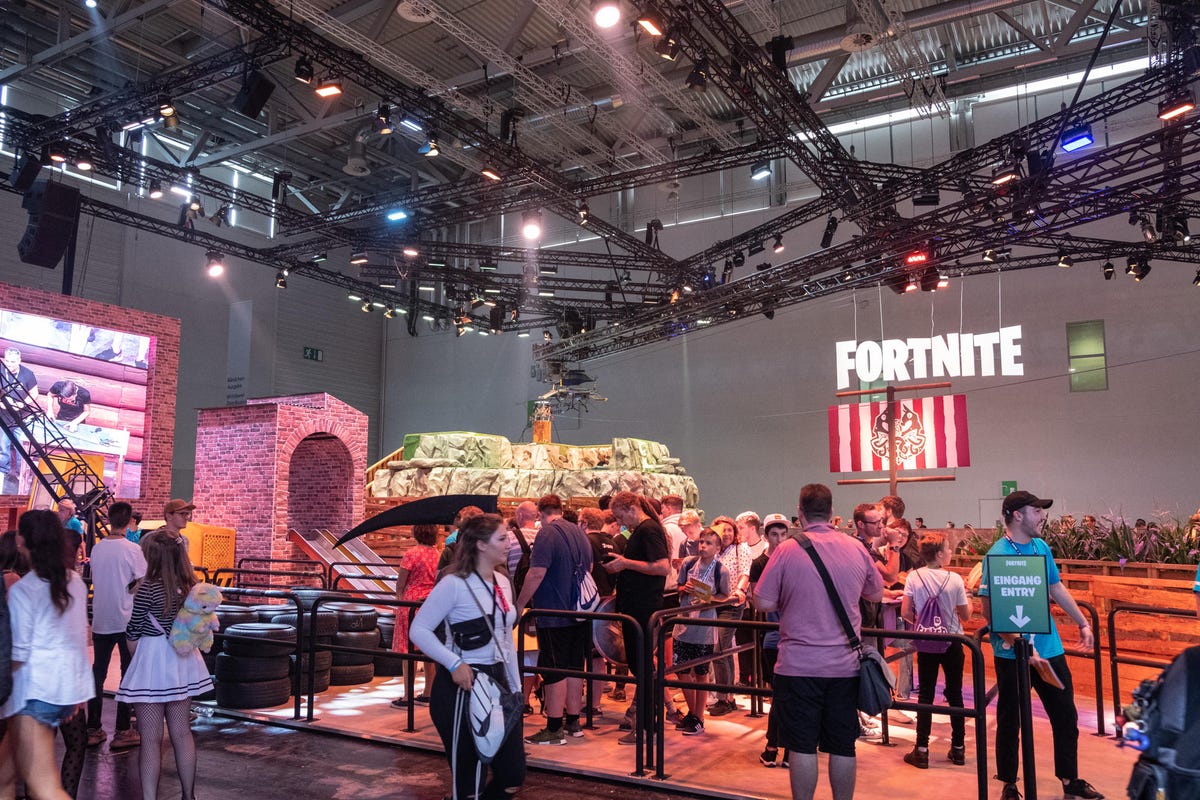 fortnite-booth-assault-games-gamescom-2018-11