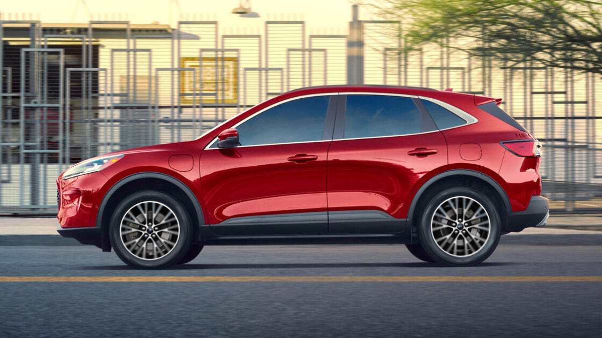 ford-escape-phev-ogi