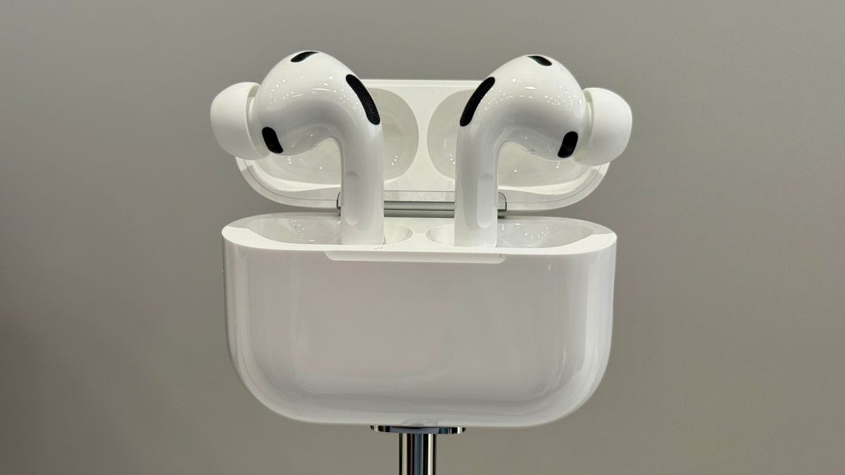 airpods-pro-3-demo-room-1