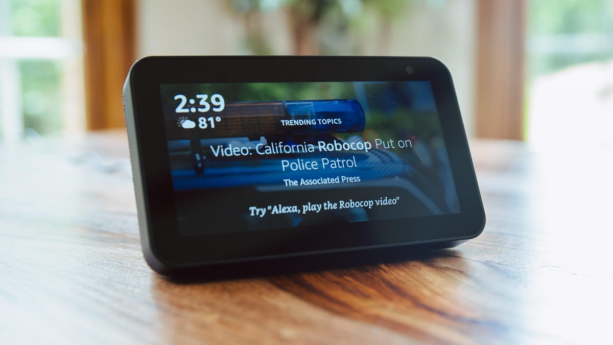 echo-show-5-product-photos-1