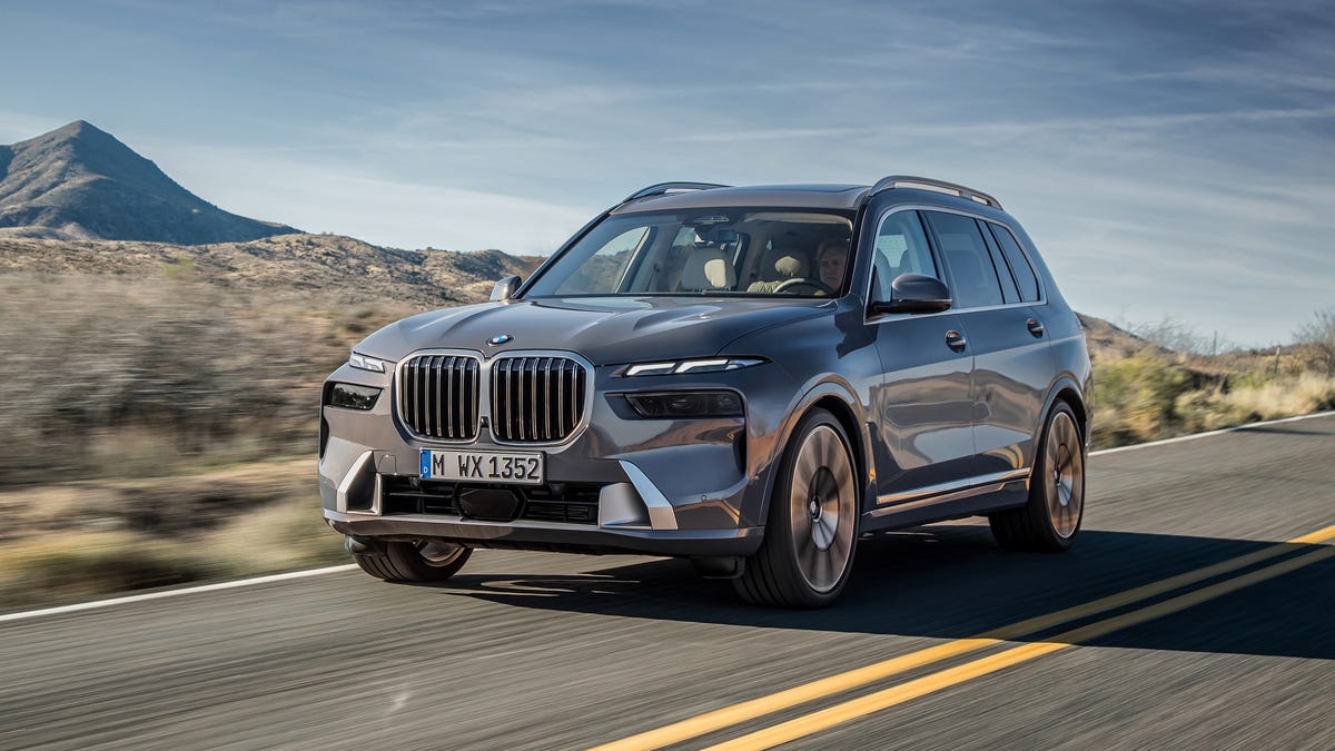 2023-bmw-x7-suv-112