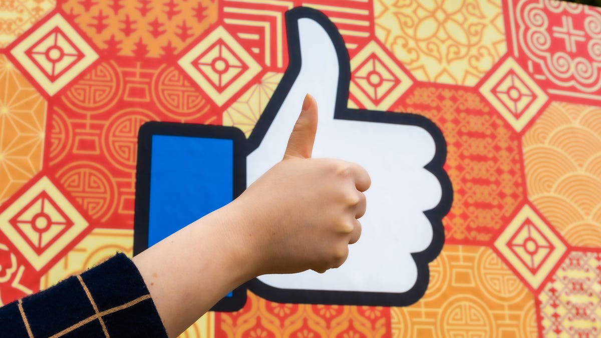 facebook-thumbs-up-like-1423