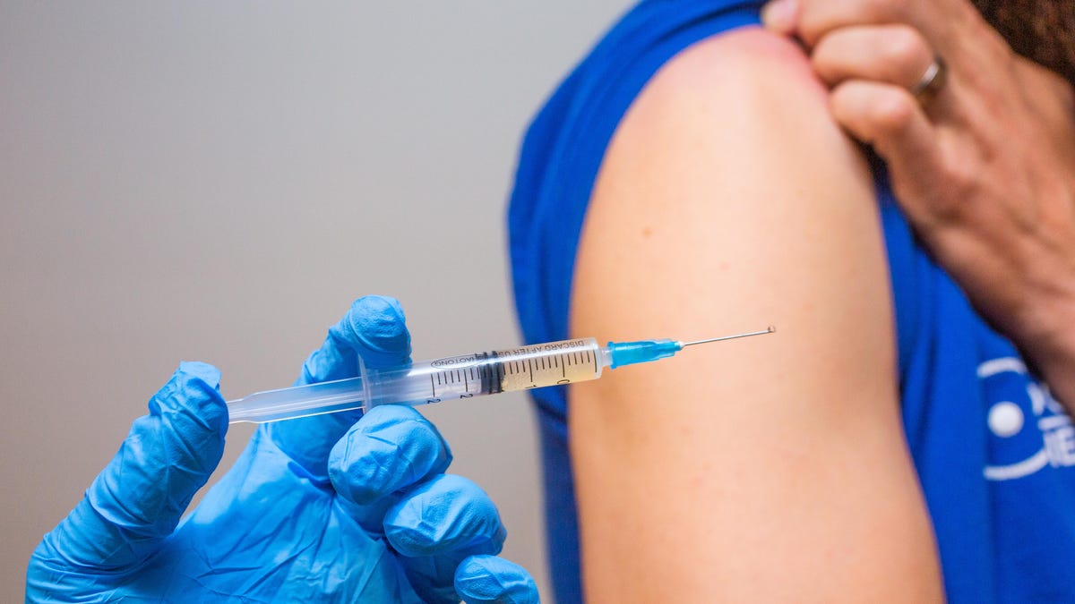 005-syringe-glove-mask-covid-coronavirus-vaccine-pfizer-moderna-astrazenica-race-stock-prices-biosecurity