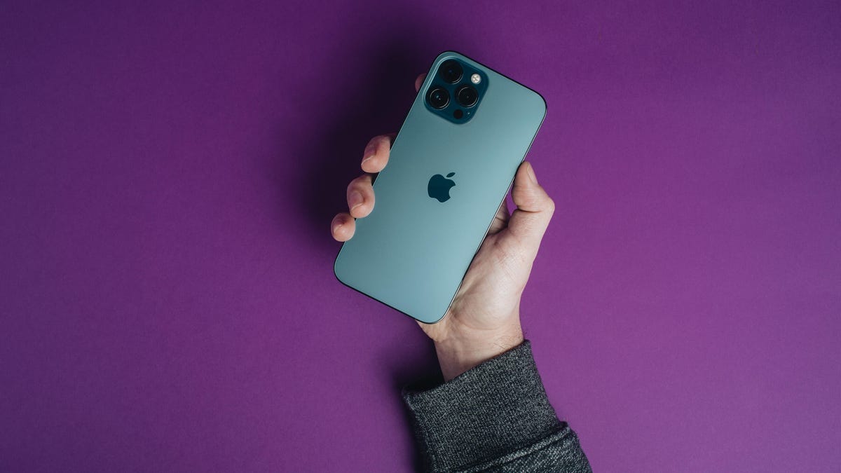 iphone-12-pro-max-product-promo-hoyle-2021