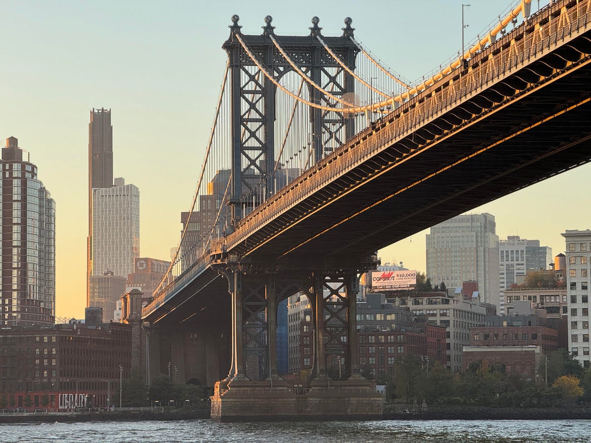 The Manhattan bridge