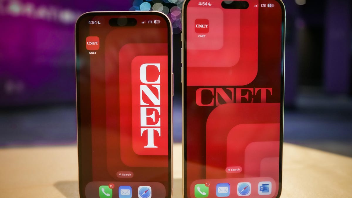 From left: The iPhone 15 and iPhone 15 Plus