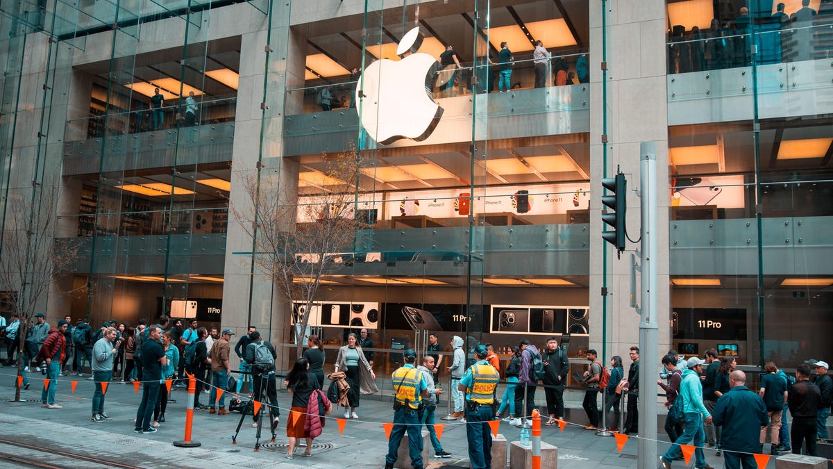 iphone-11-launch-syd-store-2