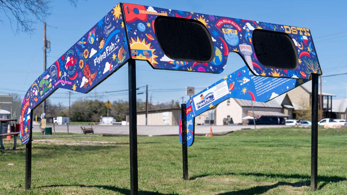 Statue of eclipse glasses in Texas