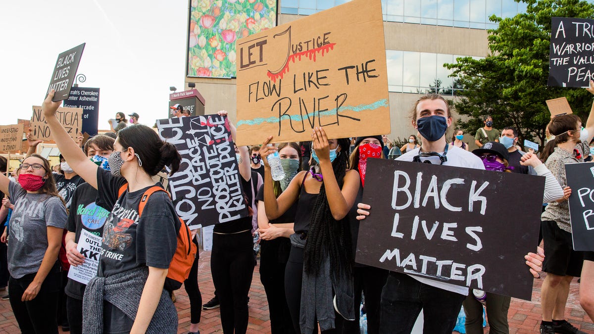027-george-floyd-murder-police-racism-protest-blacklivesmatter-asheville-north-carolina
