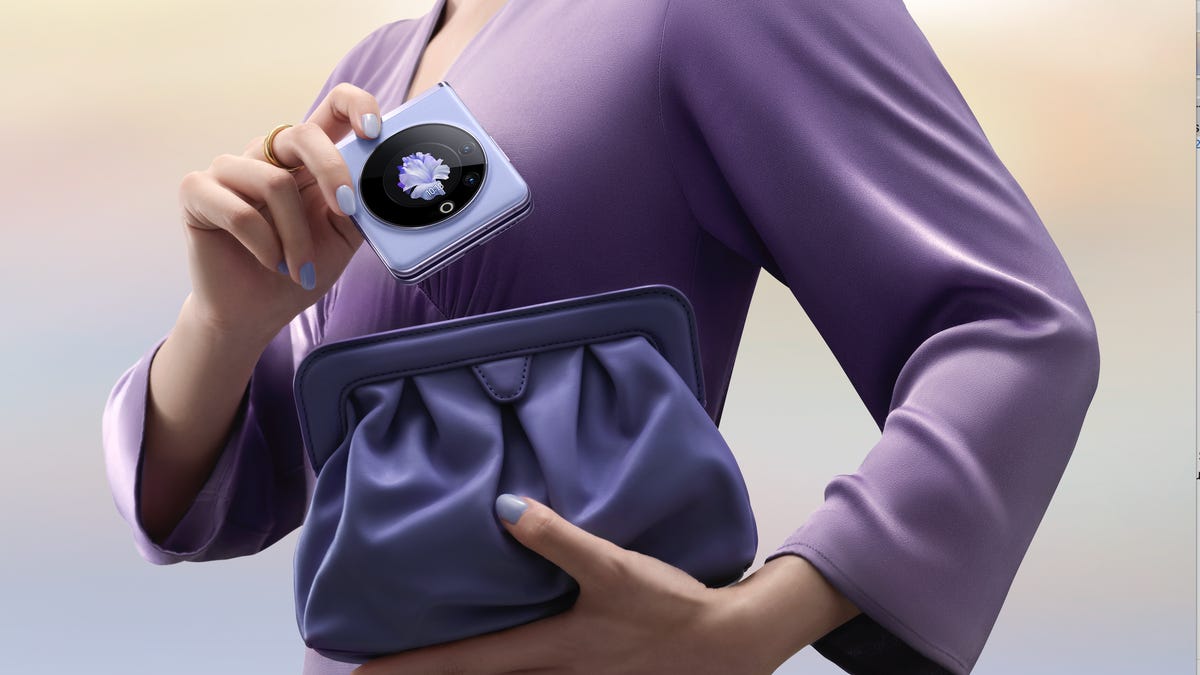 tecno phantom v flip