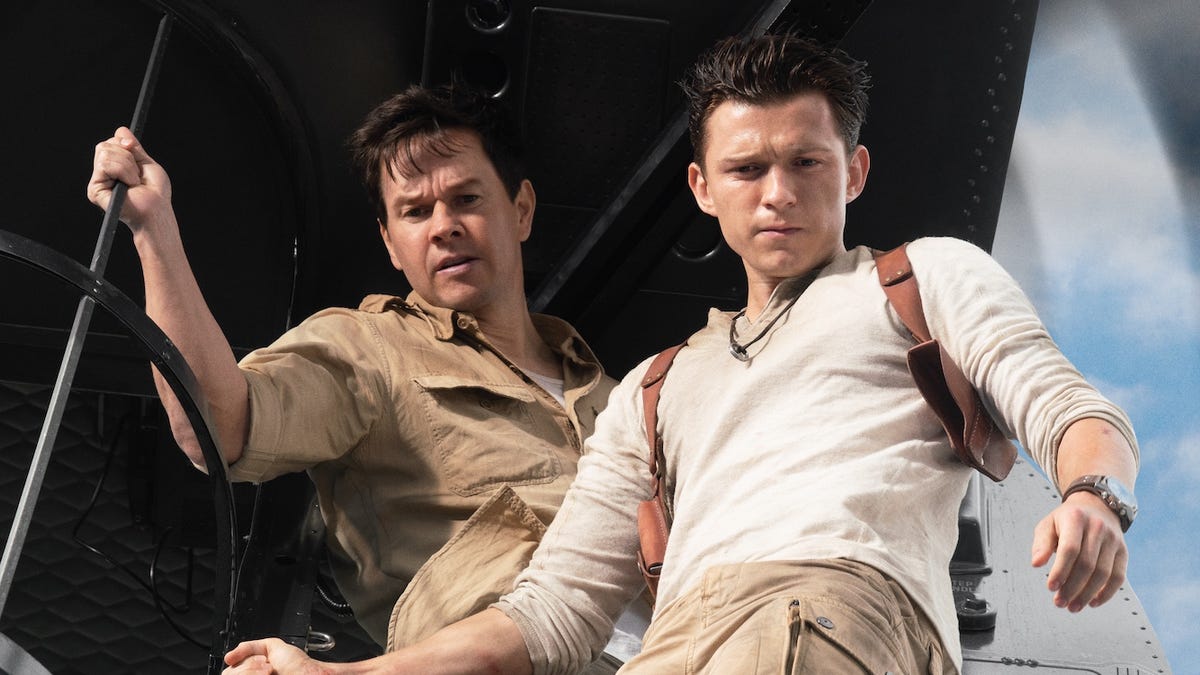 Tom Holland and Mark Wahlberg in Uncharted