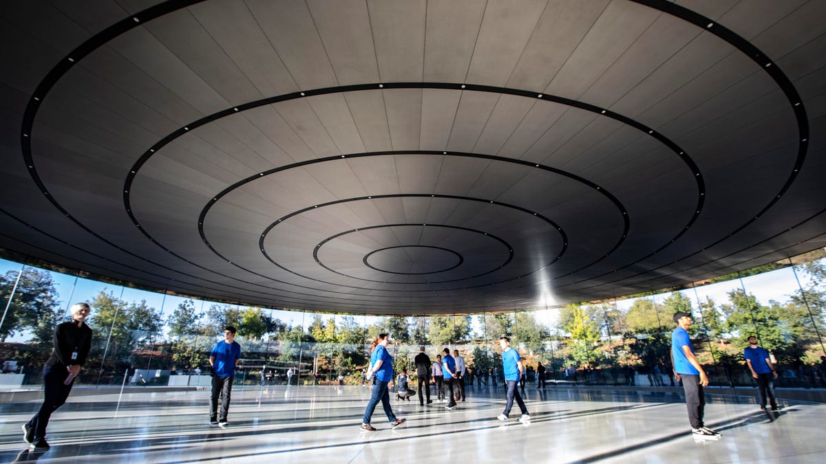 apple-event-091218-steve-jobs-theater-0149