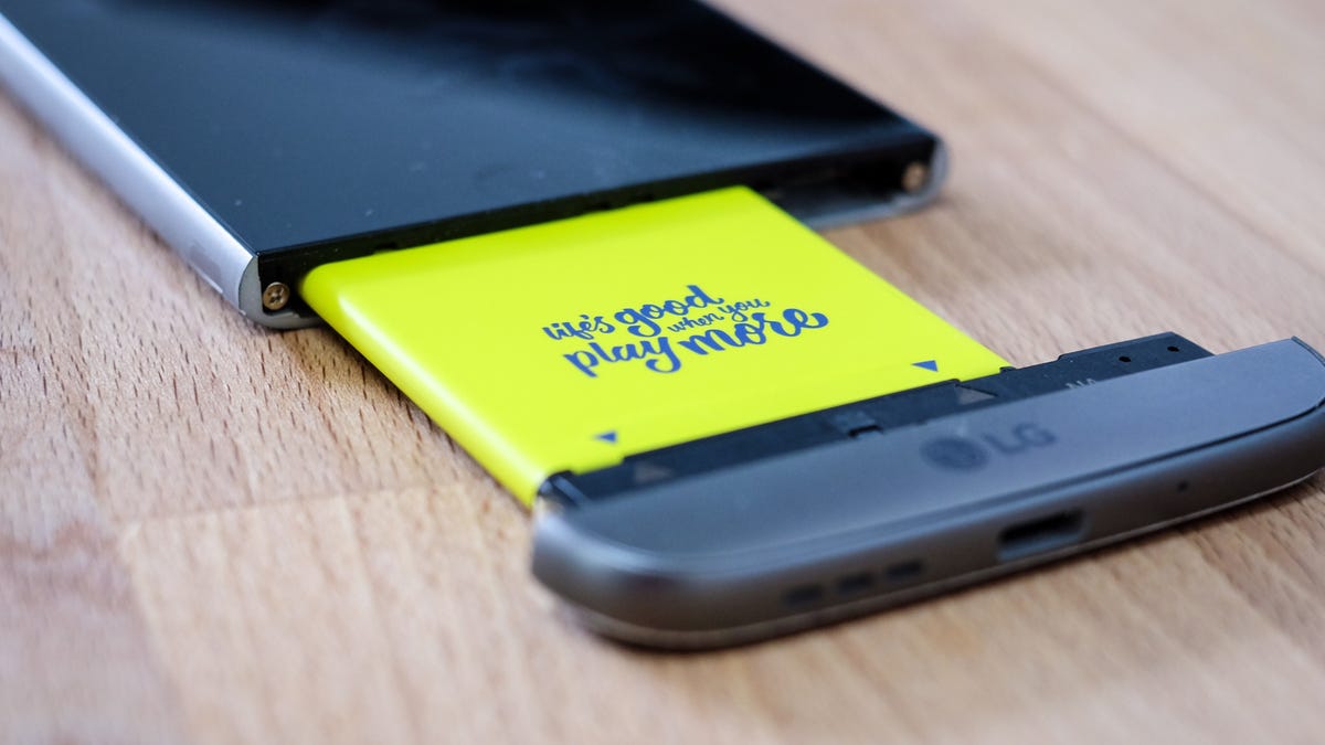 Lgg5batteryremoved.jpg