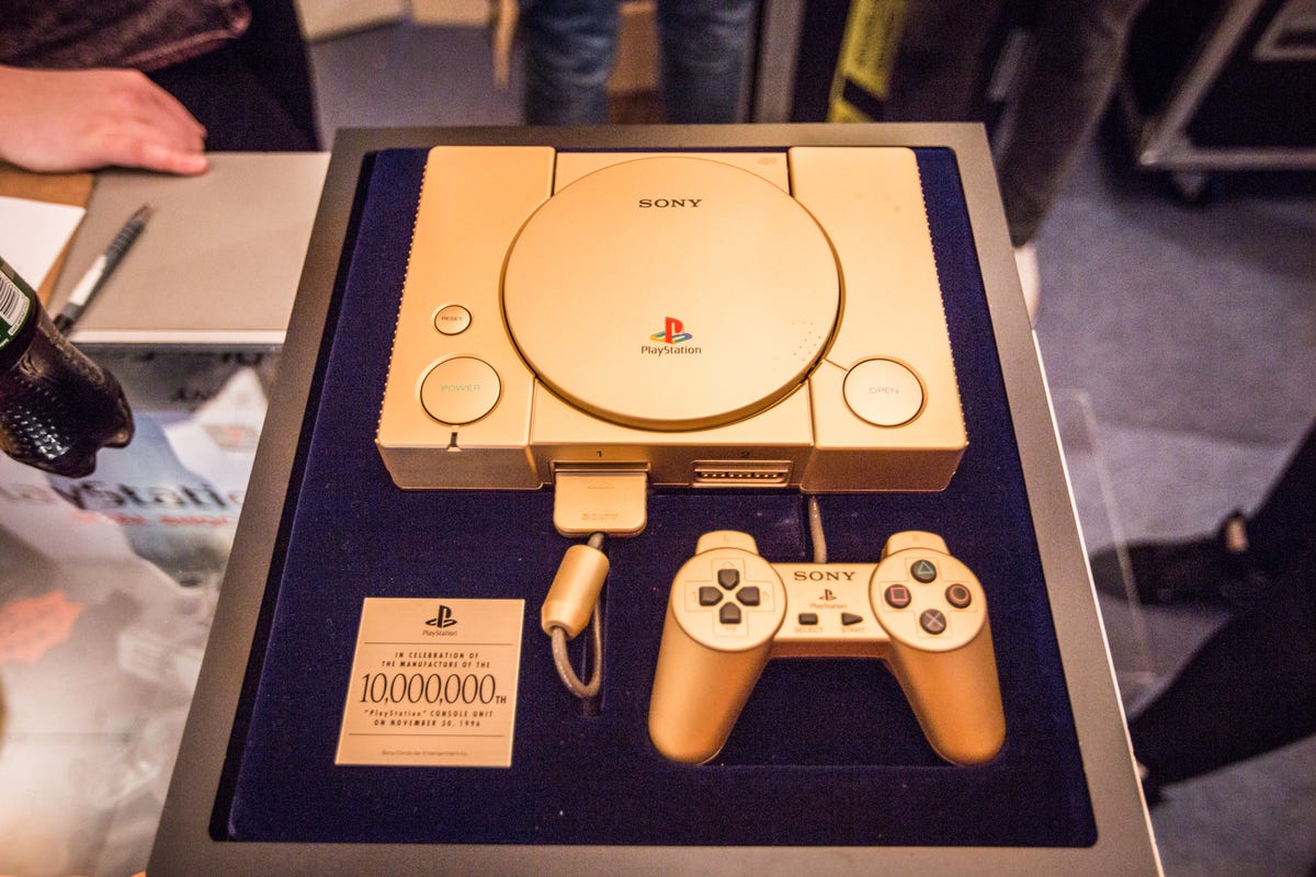 playstation-shop-bethnal-gold-special-19.jpg