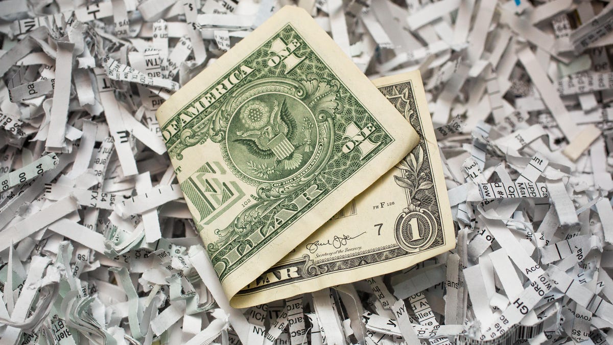 007-cash-stimulus-empty-wallet-economic-crisis-dollar-bill-currency-2020