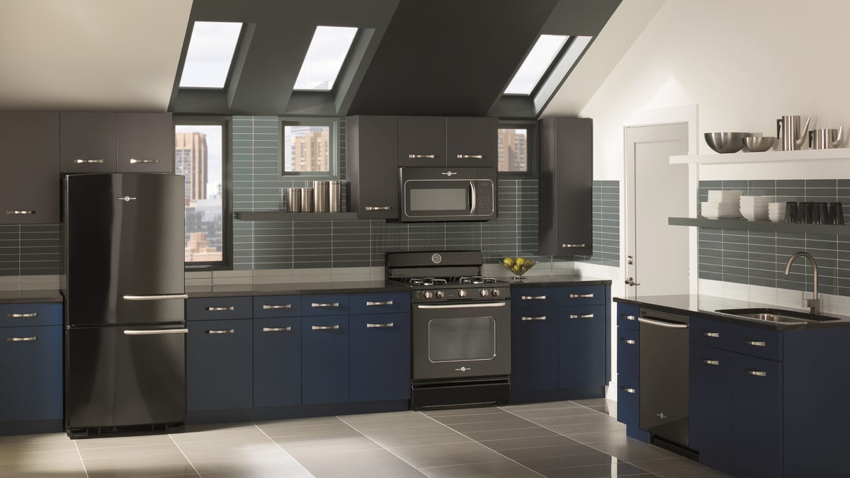 The GE Artistry Series kitchen suite makes it easy to create a stylish cohesiveness in the kitchen.