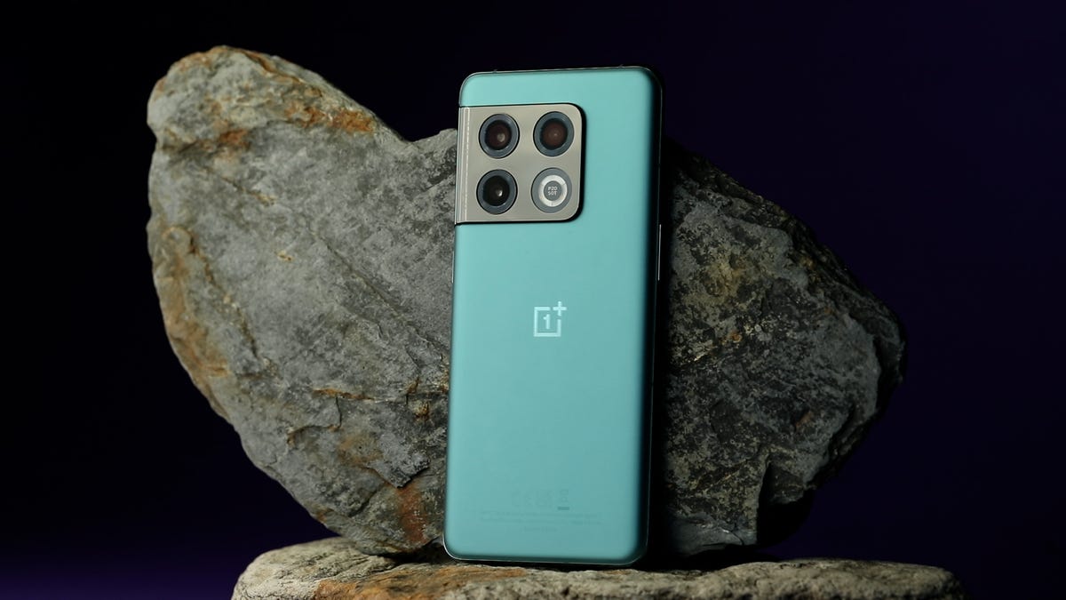 oneplus-10-pro-green-whole-phone