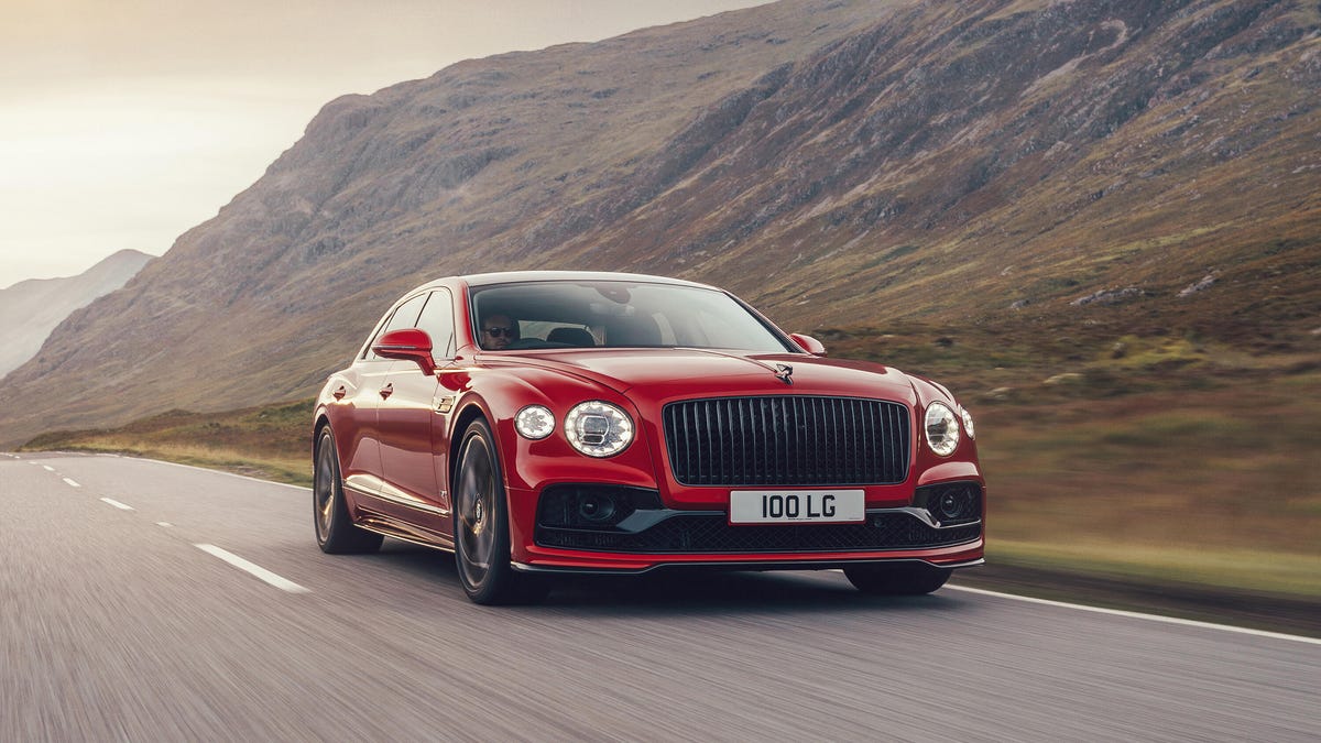 2021-bentley-flying-spur-v8-promo