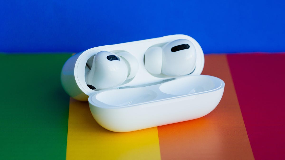 27-apple-airpods-pro