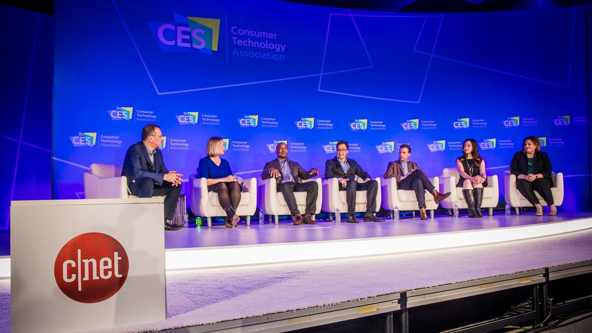 Left to right: Panel moderators Brian Cooley and Lindsey Turrentine of CNET sit next to Ian Tong, chief medical officer at Doctor on Demand; David Rhew, chief medical officer and head of health care and fitness at Samsung Electronics America; Paul Sterling, vice president of emerging products at UnitedHealthcare; Eri Gentry, researcher at the Institute for the Future; and Brooke Basinger, technical lead in ophthalmic hardware at Verily.