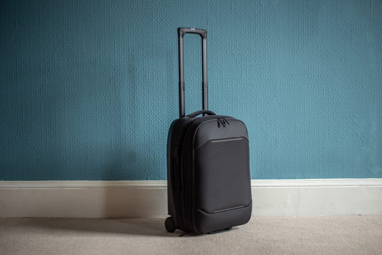 Image of Nomatic (Gomatic) Navigator wheeled carry-on 37L