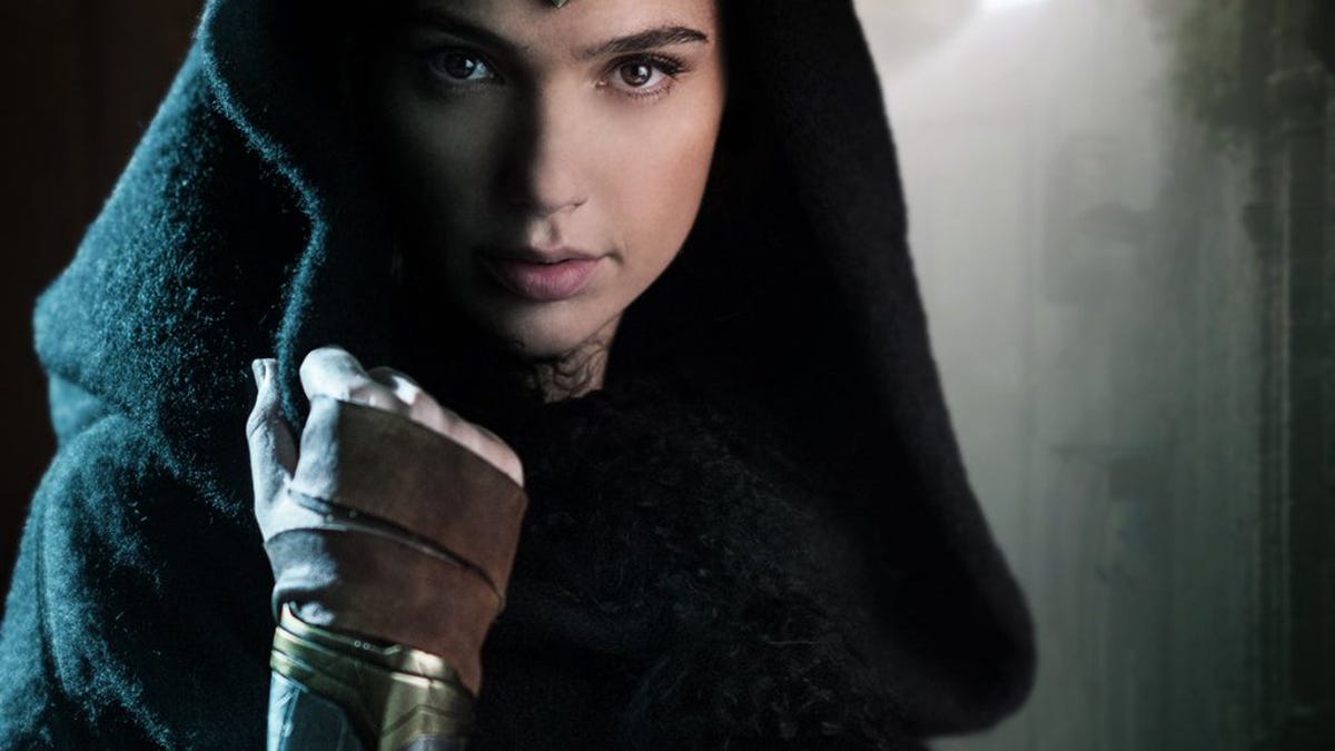 wonder-woman-gal-gadot-hood.jpg