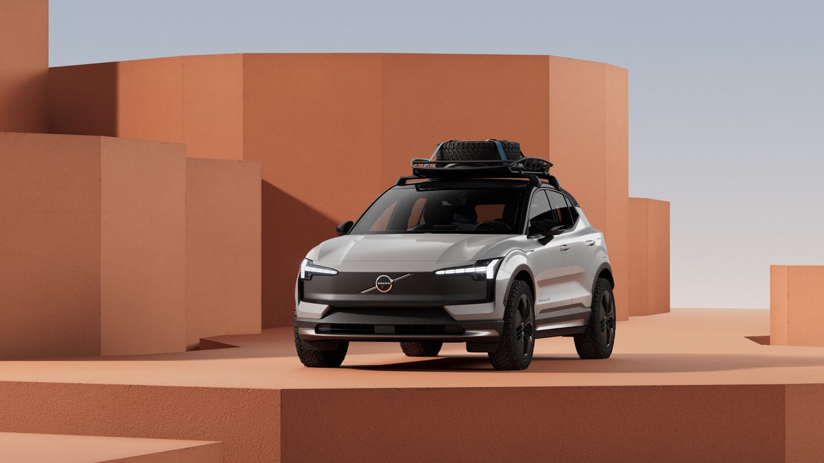 Volvo EX30 Cross Country in a random geometric field