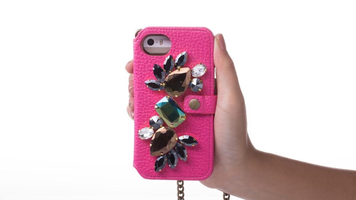 Vanesa Rey iPhone necklace