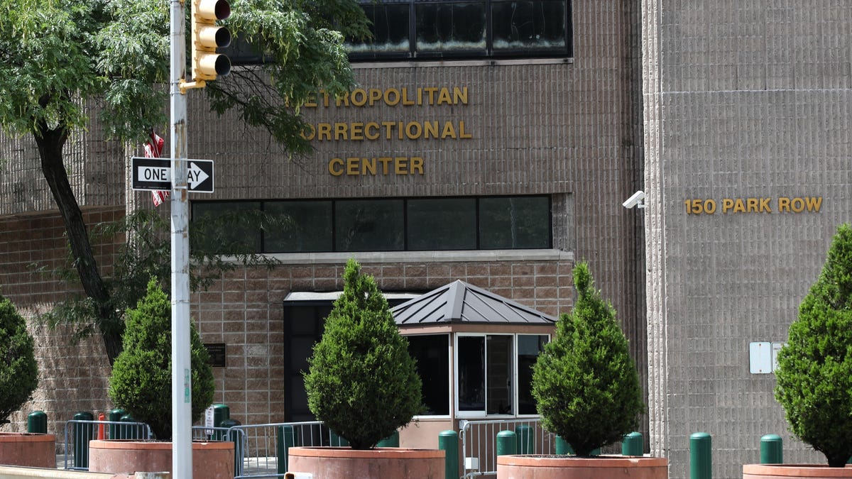 Jeffrey Epstein found dead in his prison cell